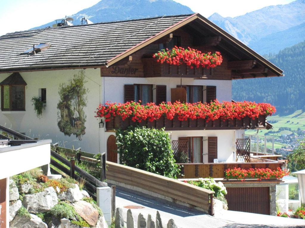 Pension Danler Telfes im Stubai Exterior photo